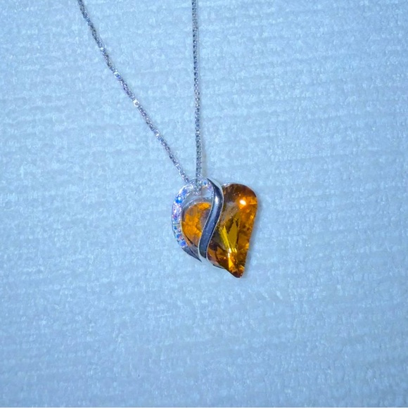 November birthstone Love Heart Pendant Necklace topaz - Infinity Amber / Brown - Picture 3 of 7